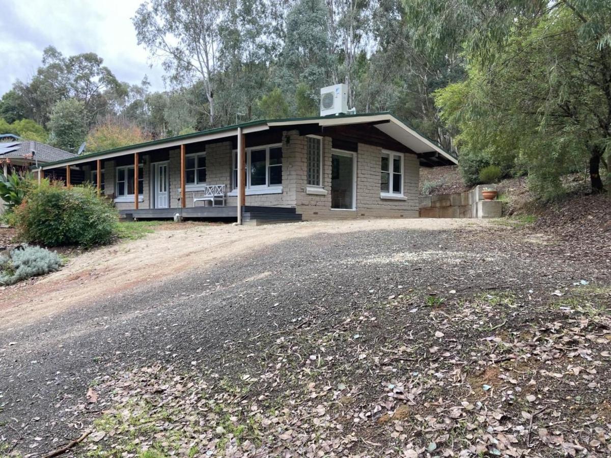 Gangurru Villa Myrtleford Exterior photo